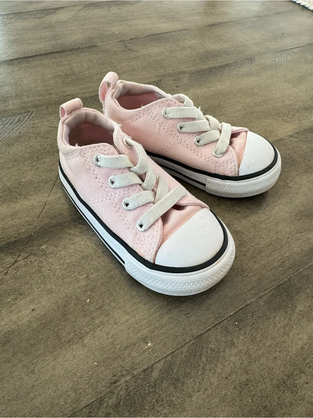 (Barely worn) pink toddler converse